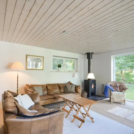 2 Bedroom Cozy In Ebeltoft Holiday home