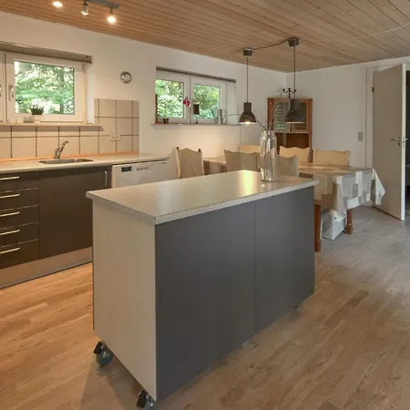 2 Bedroom Cozy In 別荘